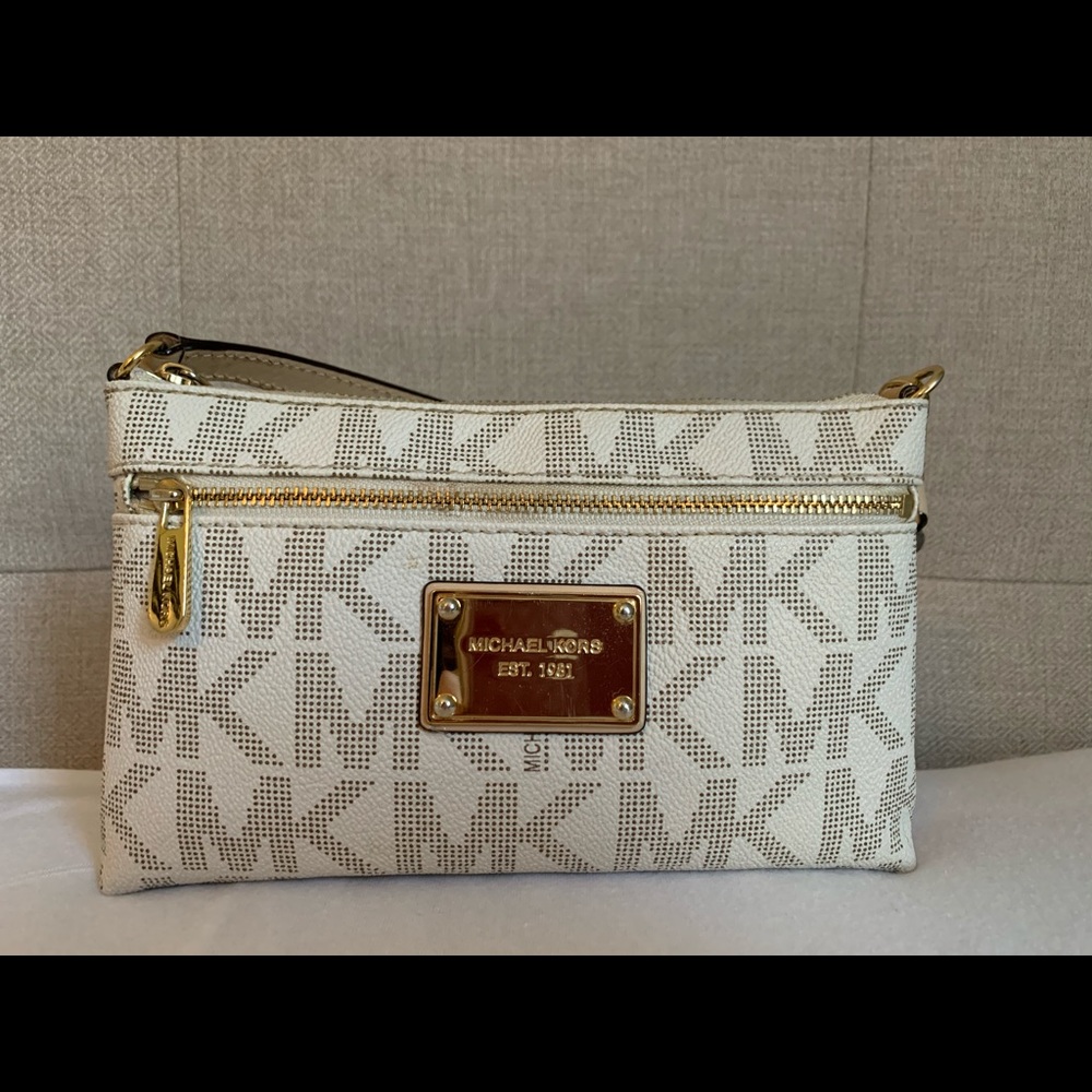 Michael Kors wristlet